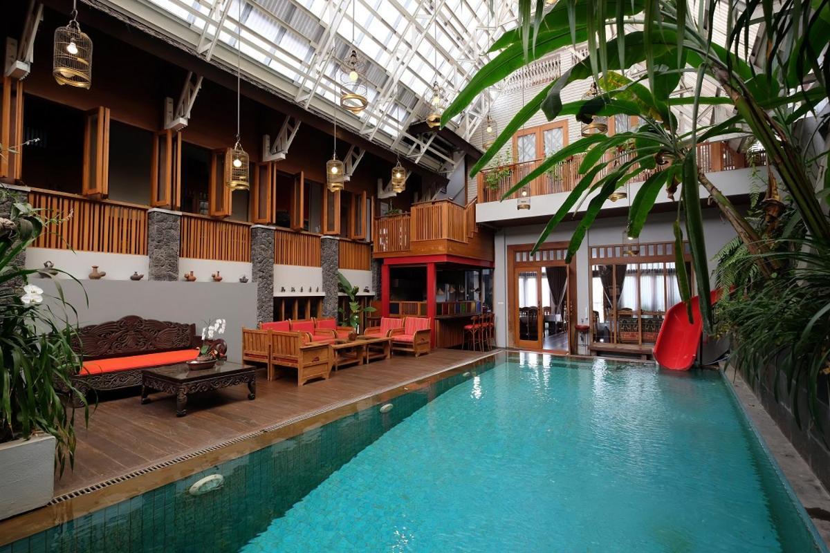 Rumah Stroberi Organic Farm & Family Lodge Lembang Eksteriør bilde