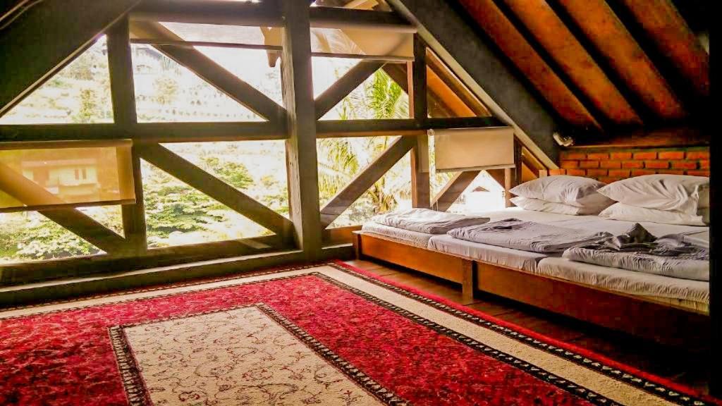 Rumah Stroberi Organic Farm & Family Lodge Lembang Eksteriør bilde