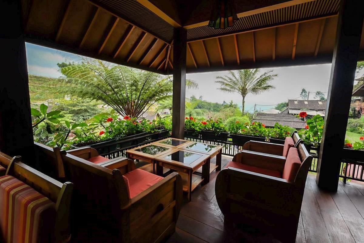 Rumah Stroberi Organic Farm & Family Lodge Lembang Eksteriør bilde