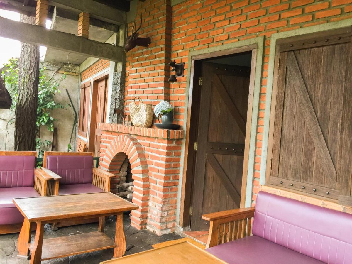 Rumah Stroberi Organic Farm & Family Lodge Lembang Eksteriør bilde