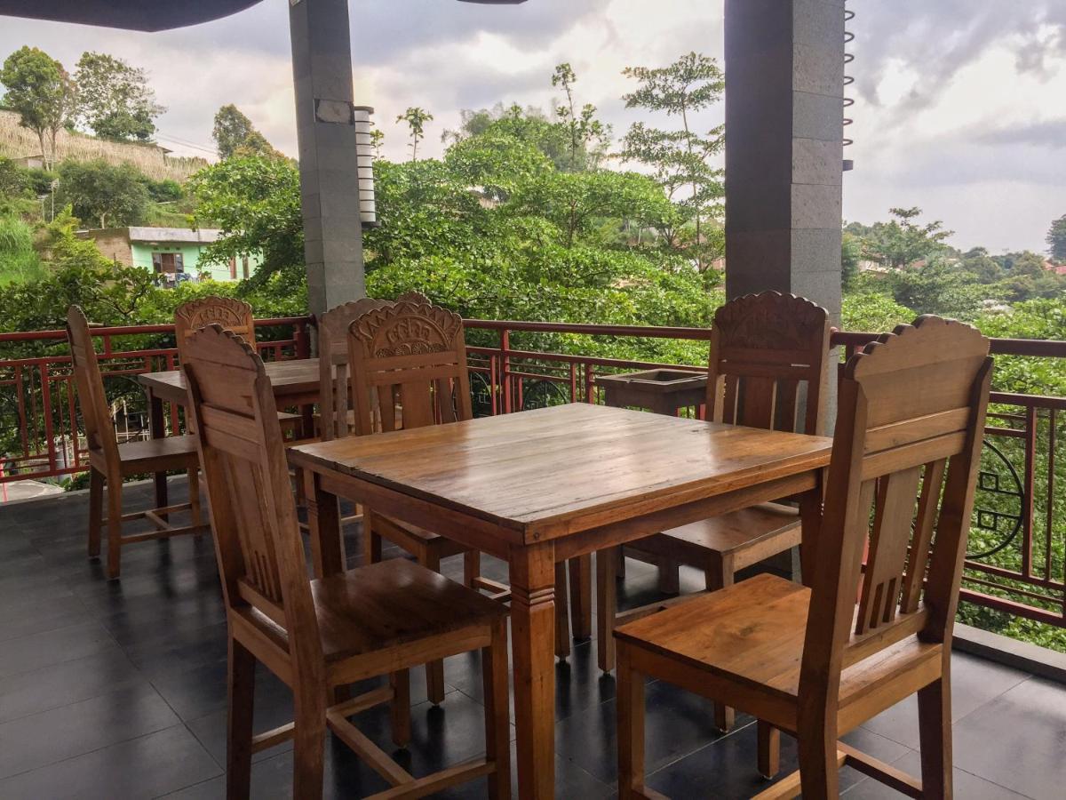 Rumah Stroberi Organic Farm & Family Lodge Lembang Eksteriør bilde