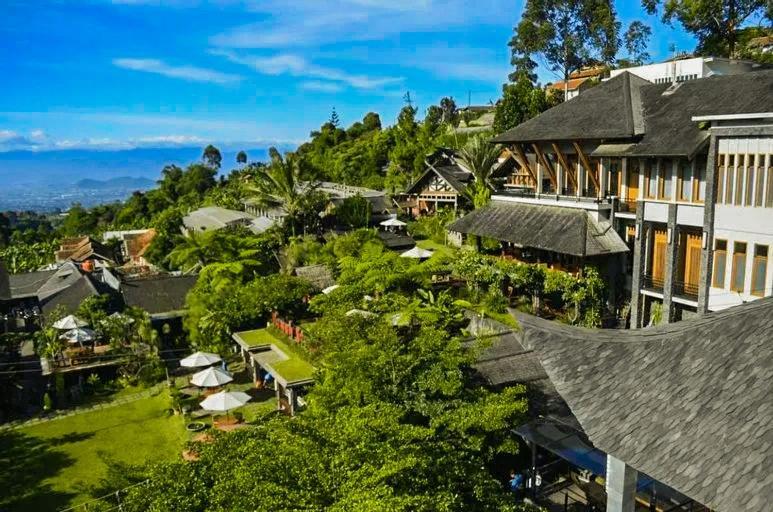 Rumah Stroberi Organic Farm & Family Lodge Lembang Eksteriør bilde