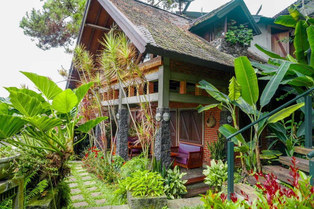 Rumah Stroberi Organic Farm & Family Lodge Lembang Eksteriør bilde