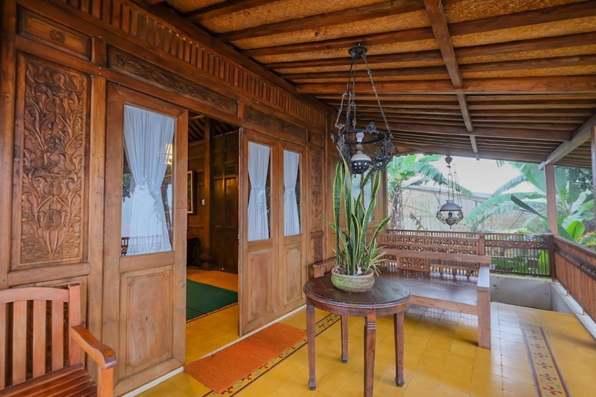 Rumah Stroberi Organic Farm & Family Lodge Lembang Eksteriør bilde