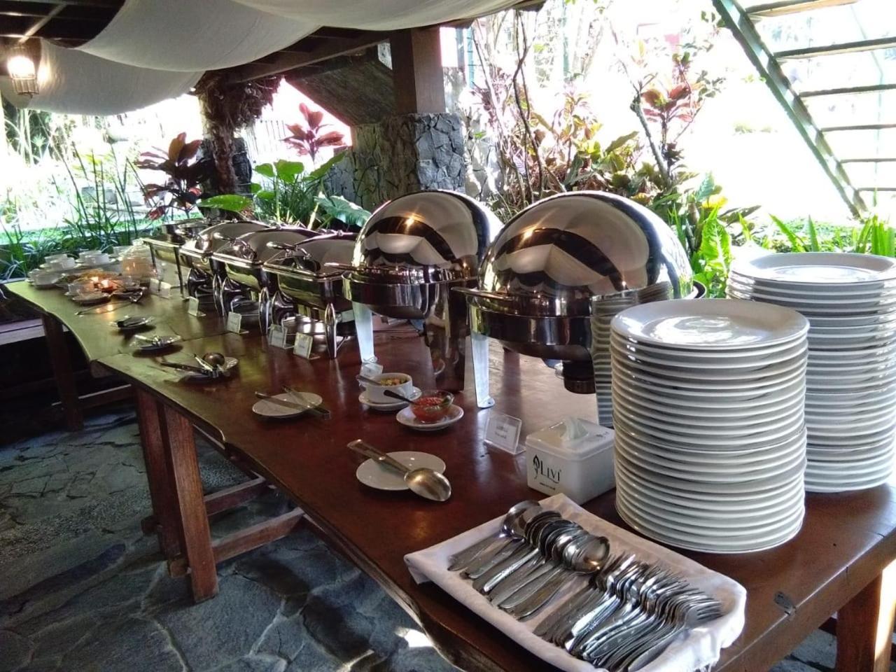Rumah Stroberi Organic Farm & Family Lodge Lembang Eksteriør bilde